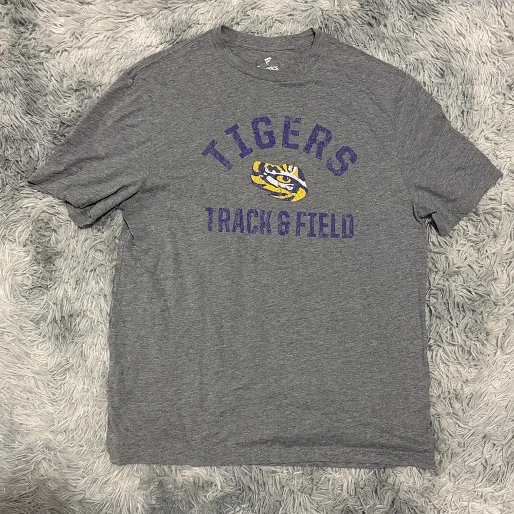 LSU Tigers shirt Large